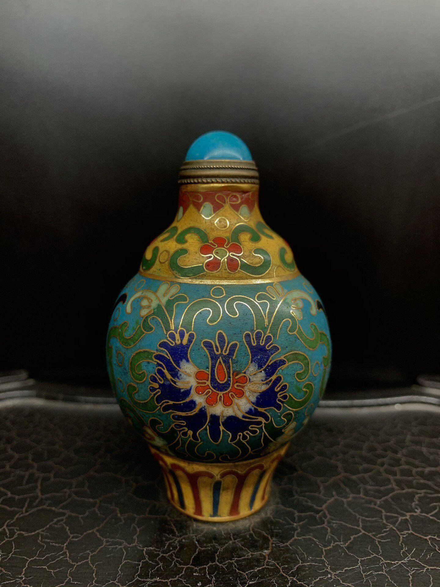 中国古美術・旧藏純銅製景泰藍四大美女の鼻煙壺・純手描き・七宝烧 ・純銅製・置物 鼻煙壺老銅胎掐絲琺瑯彩景泰藍鼻煙壺高8.2厘米，寬4.9厘米【二手】5112