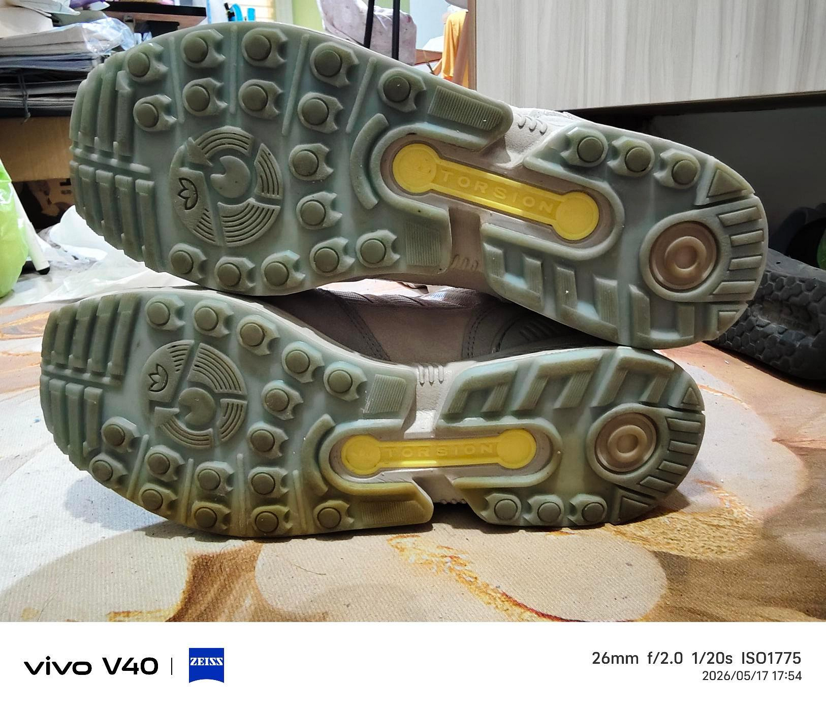 Adidas ZX8000 夜櫻慢跑鞋追蹤者大降價，說明請看清楚，能接受者趕快下