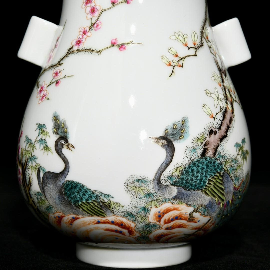 可議價清乾隆粉彩孔雀花卉紋雙耳尊，高12.5cm直徑11cm，編號2041914
