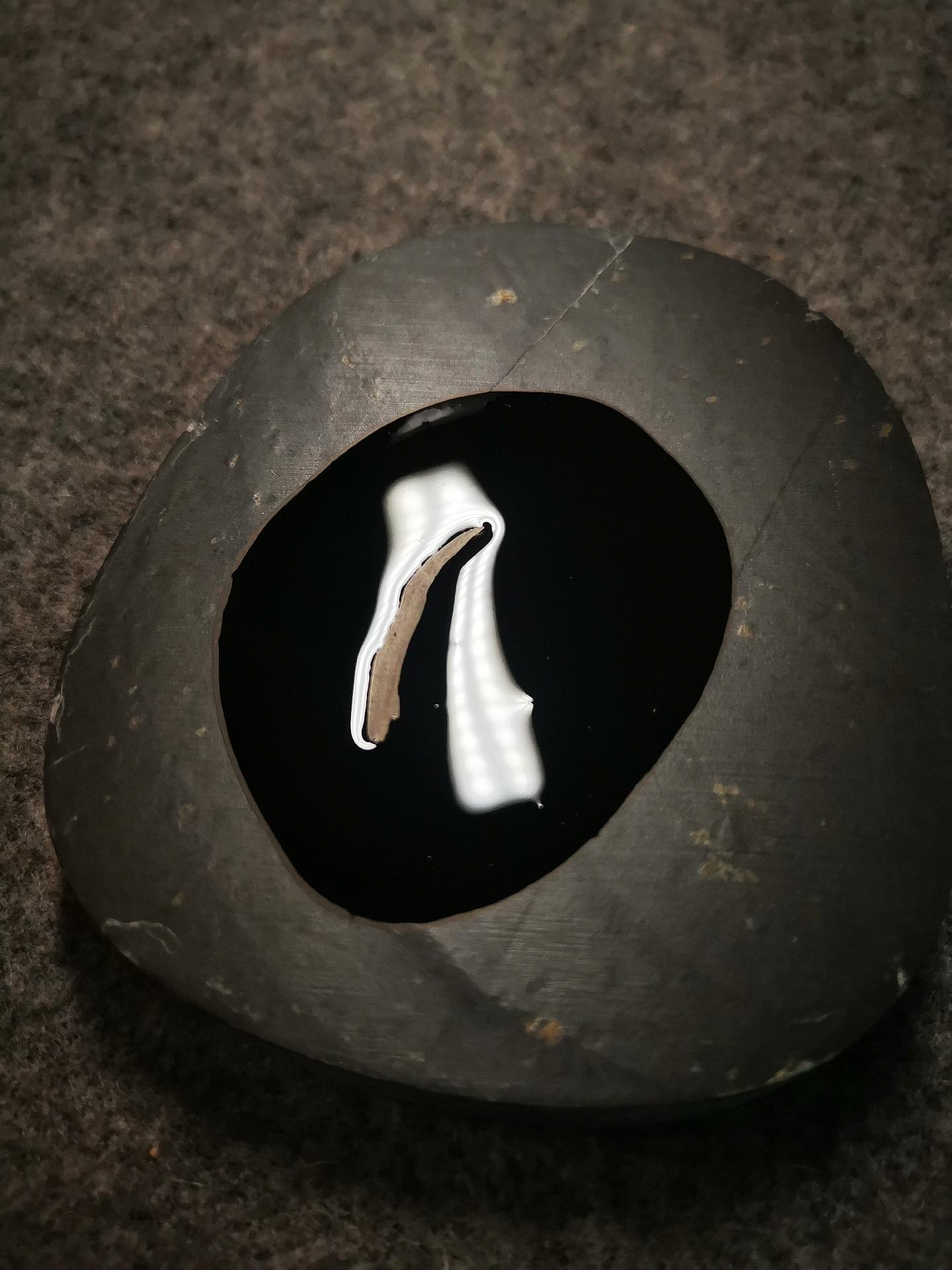嚴選七、八十年代龍尾山金星歙硯，老廠舊藏純手工製作，粗糙簡約質樸