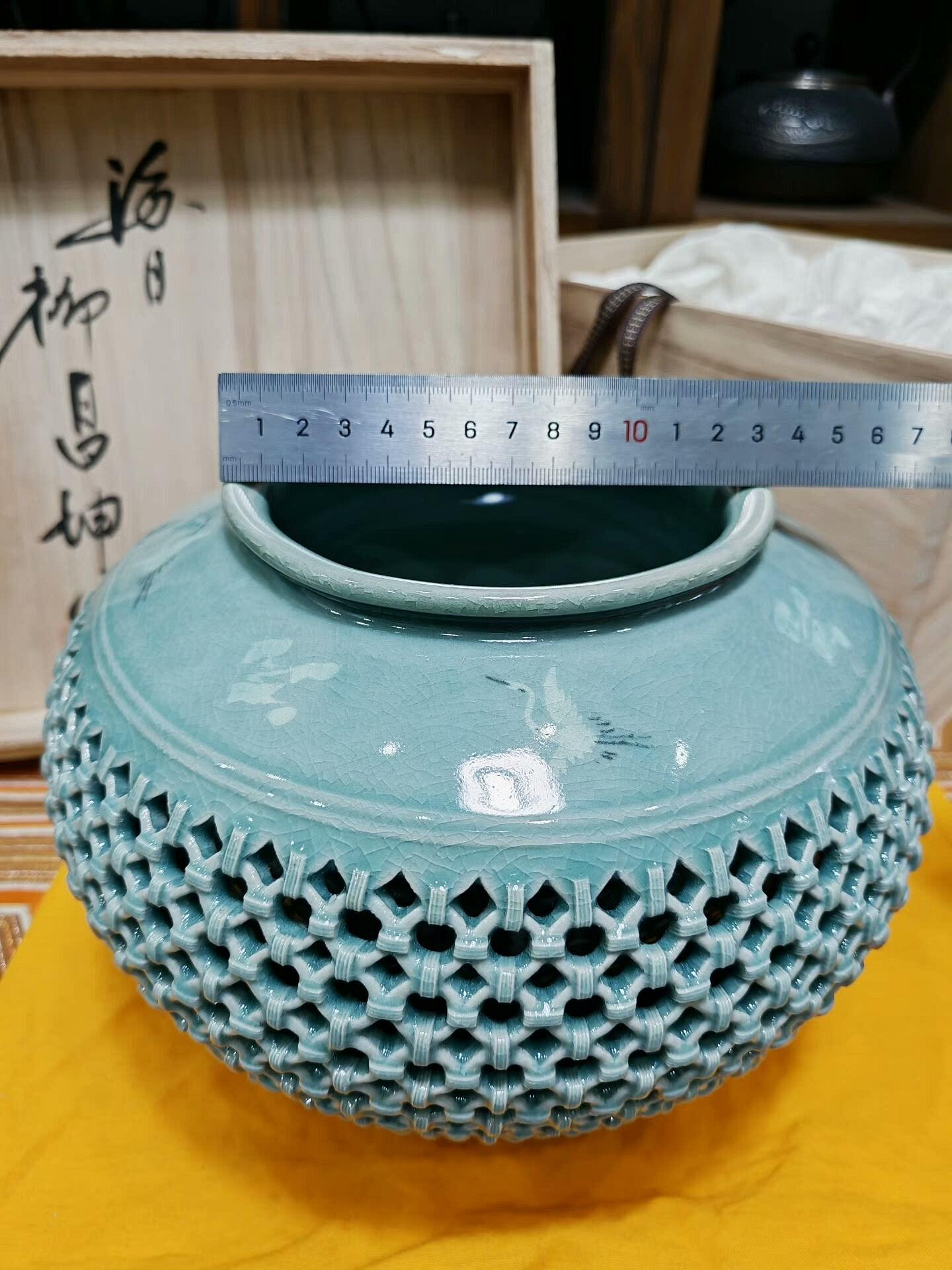 花瓶韓國名家海日柳昌坤作高麗青瓷透刻花瓶雙層鏤空花瓶花入花生花器花