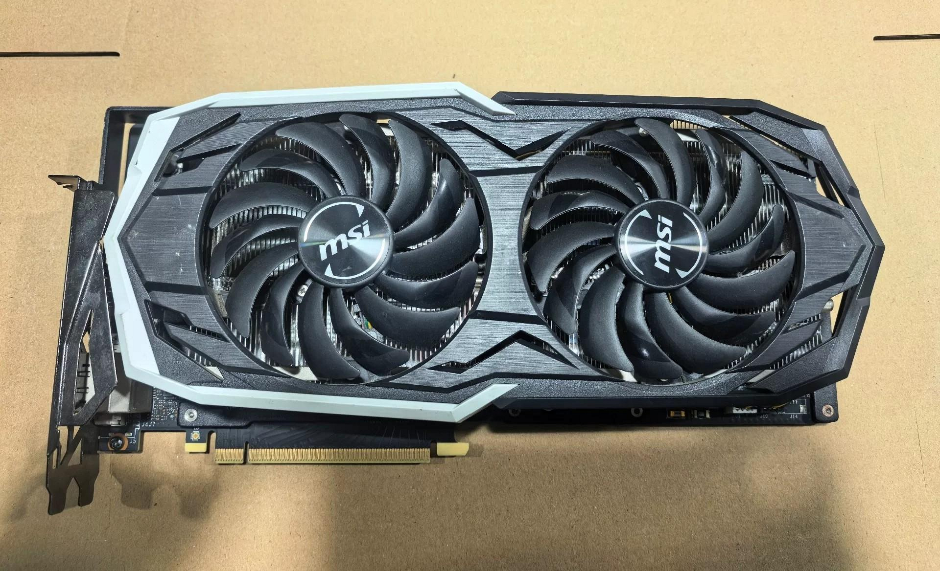 二手微星MSI RTX2070 ARMOR 8G 高規雙風扇 显卡，成色佳供電強勁 游戲設計首选 RTX2070 ARMOR 8G 显卡 供電 內存