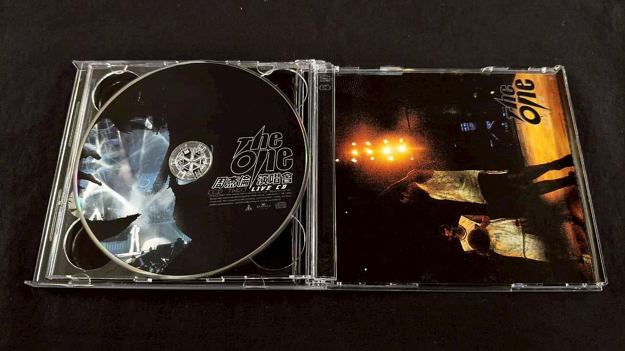 啟元唱片》周杰倫演唱會[2CD+VCD] THE ONE LIVE CD 有紙盒2CD+VCD[有側