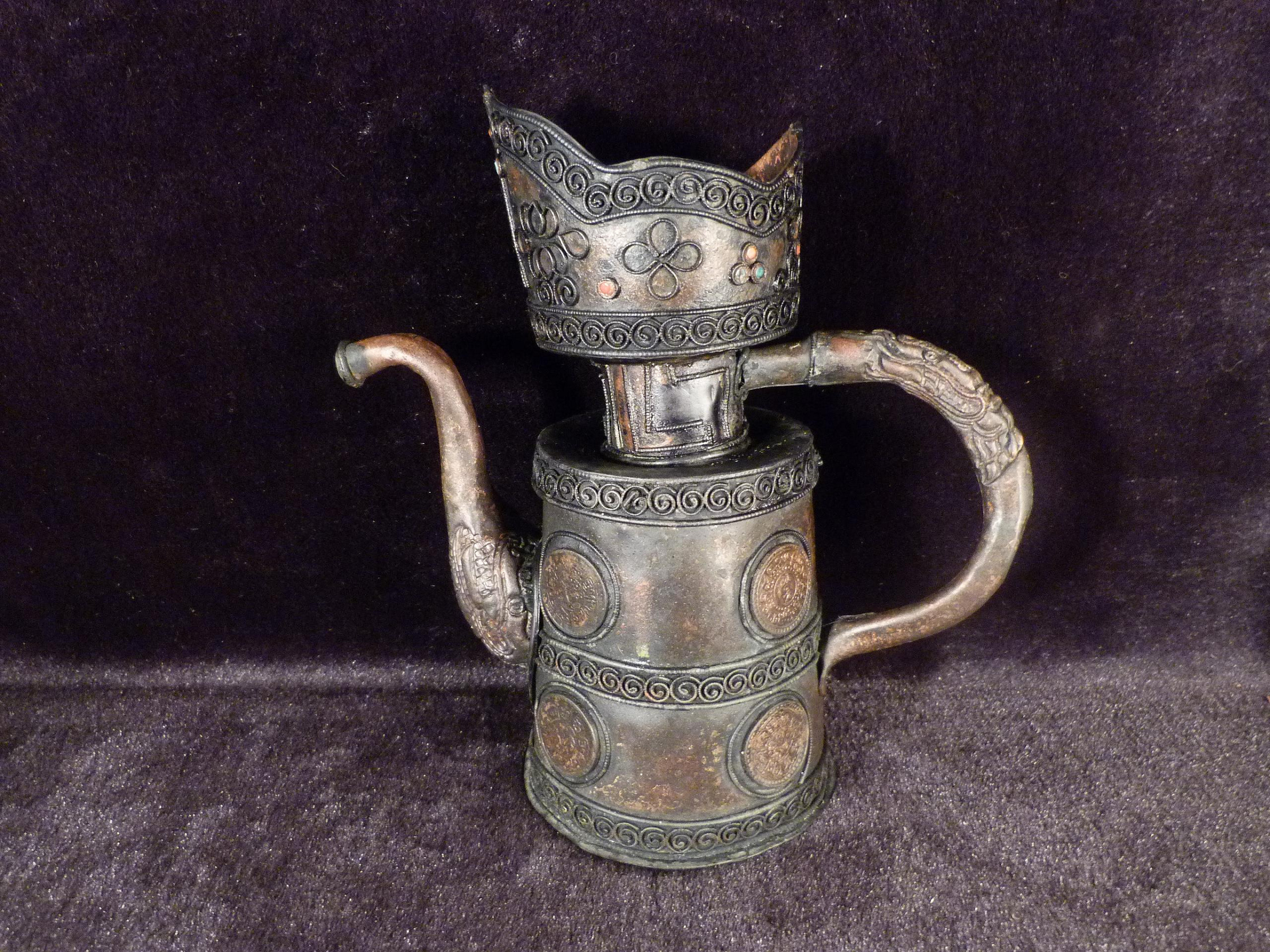 古玩軒~西藏銅雕淨水壺.藏式銅酒壺.西藏銅壺.水壺.酒壺~老件(非青花.三