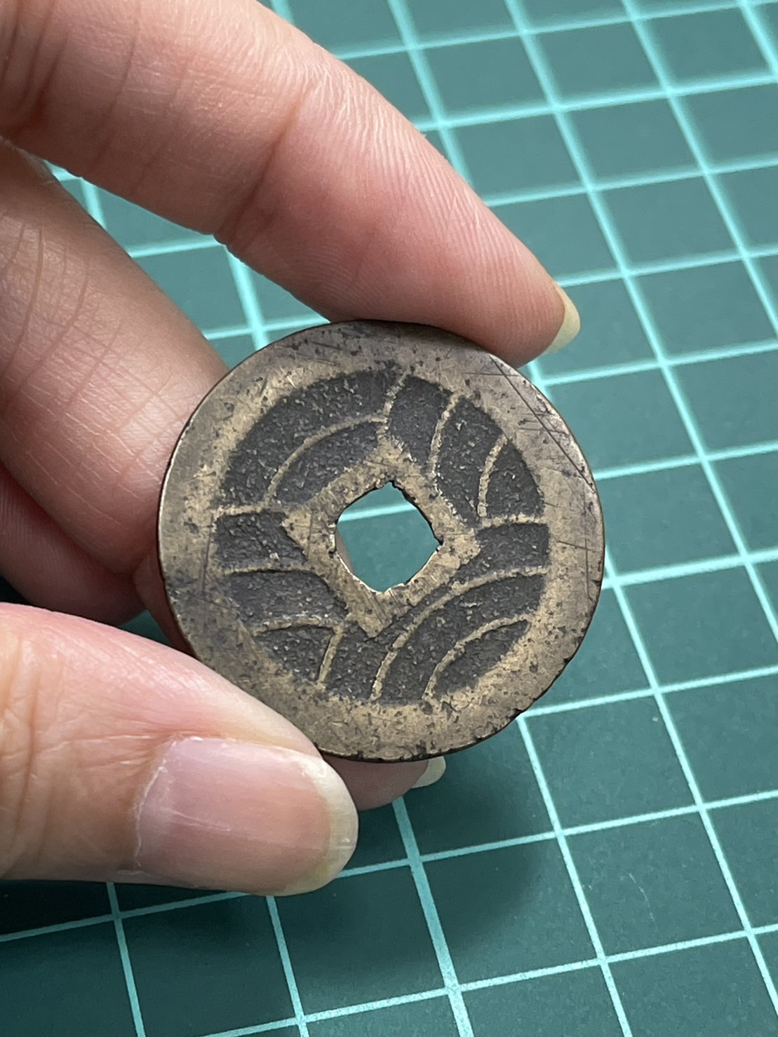 鰐口，江戶時代，古銅製，重約1100克 鰐口，江戶時代，古銅製，重約1100克