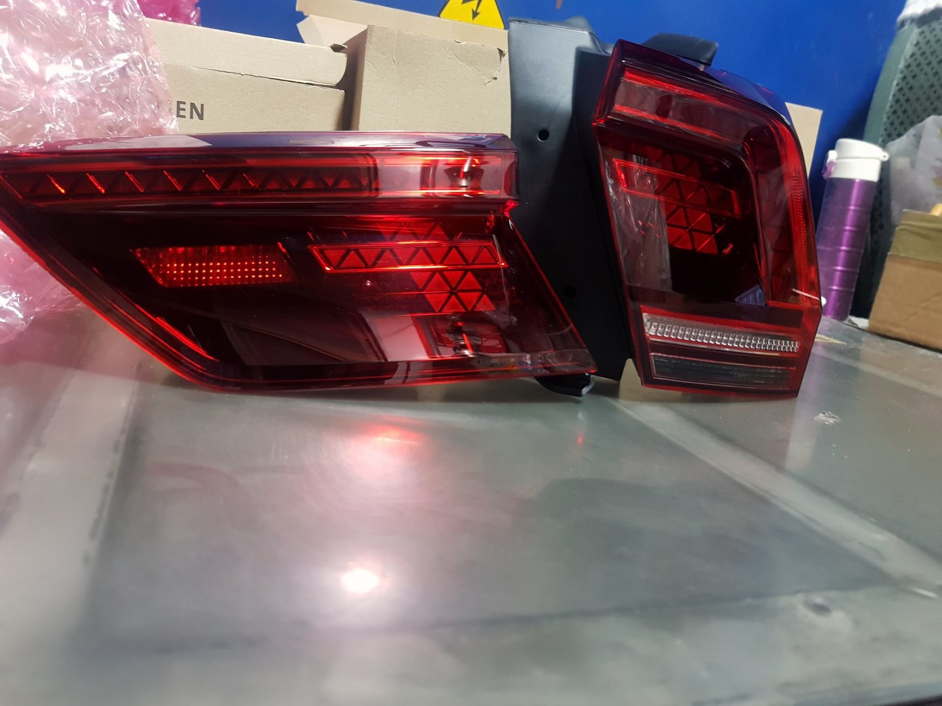 VW 2016年~2019年 TIGUAN 原廠尾燈 原廠件 燻黑款 R LINE