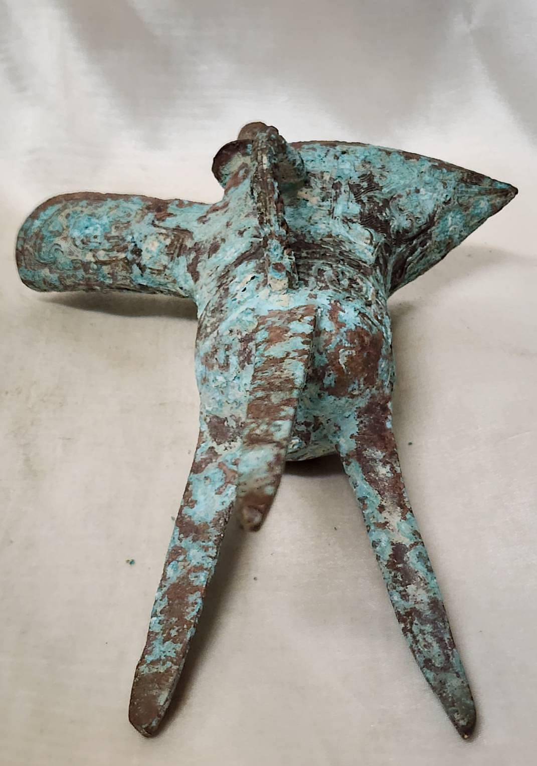 青銅器收藏：商周時期青銅爵杯爵是中國傳統一種用於飲酒的容器（大眾