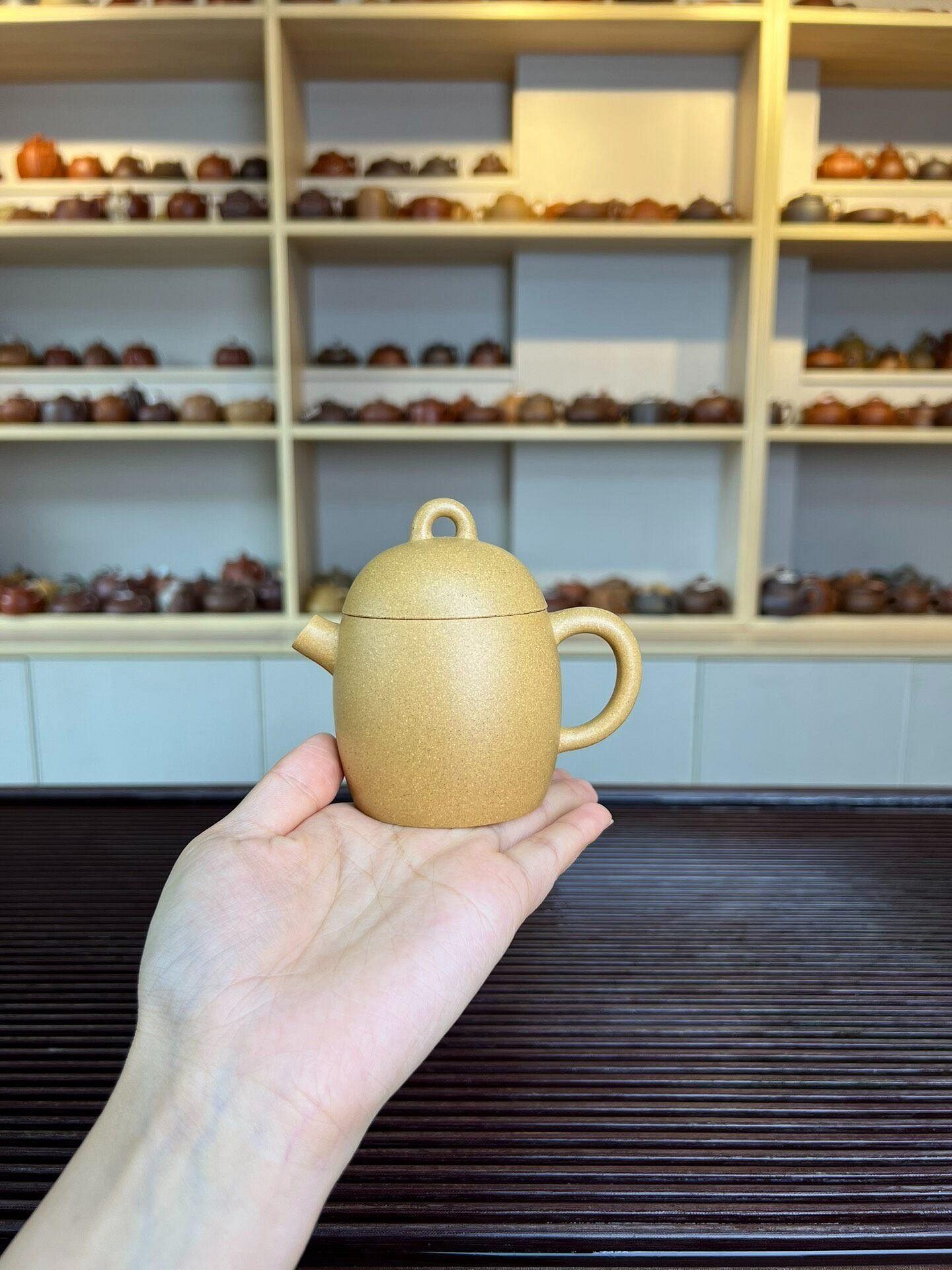 嚴選180cc水壺，口徑寬敞適合各式茶類傳統炮嘴設計快速出湯掌握輕鬆