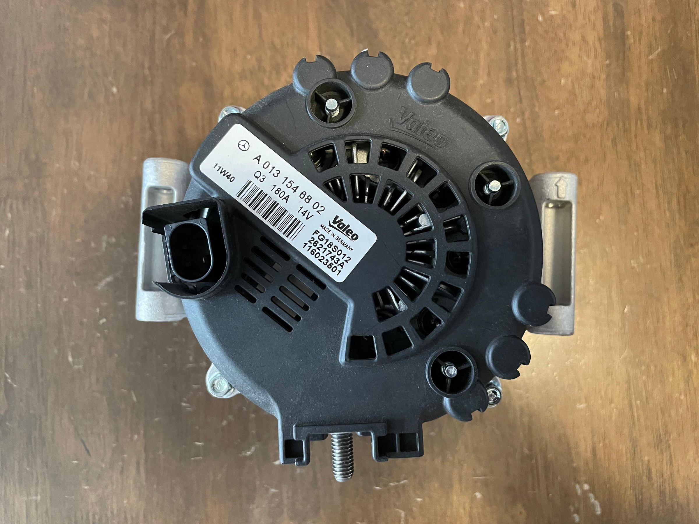 代購 全新 Mercedes-Benz賓士 W204 W207 W212 E220 CDI OM651原廠發電機 180A