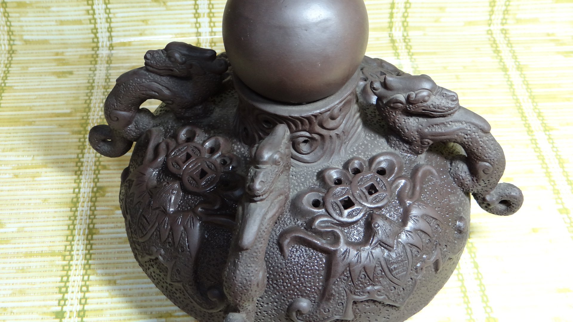 民興茶莊】工藝師周定芳九龍鼎爐秀堂監製宜興紫砂早期紫砂雕塑-宜興