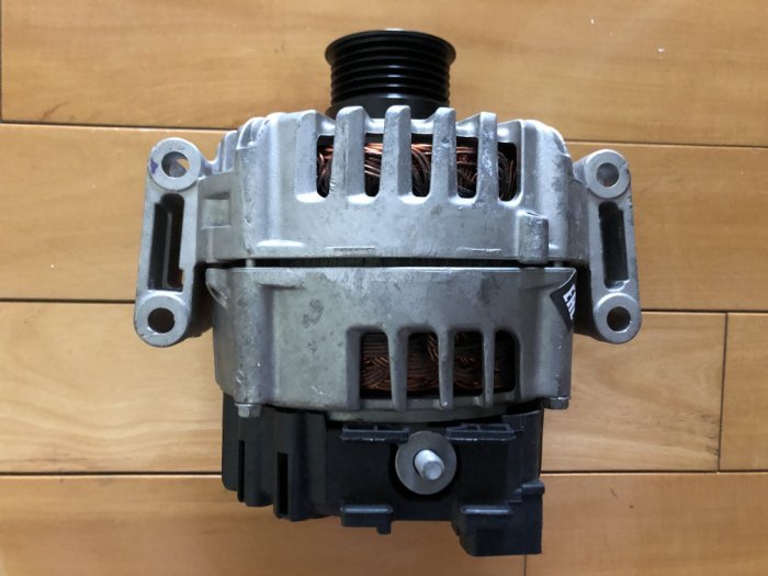 代理商樣品 W218 CLS W204 W166 R172 SLK W212 C207等 OM651原廠發電機