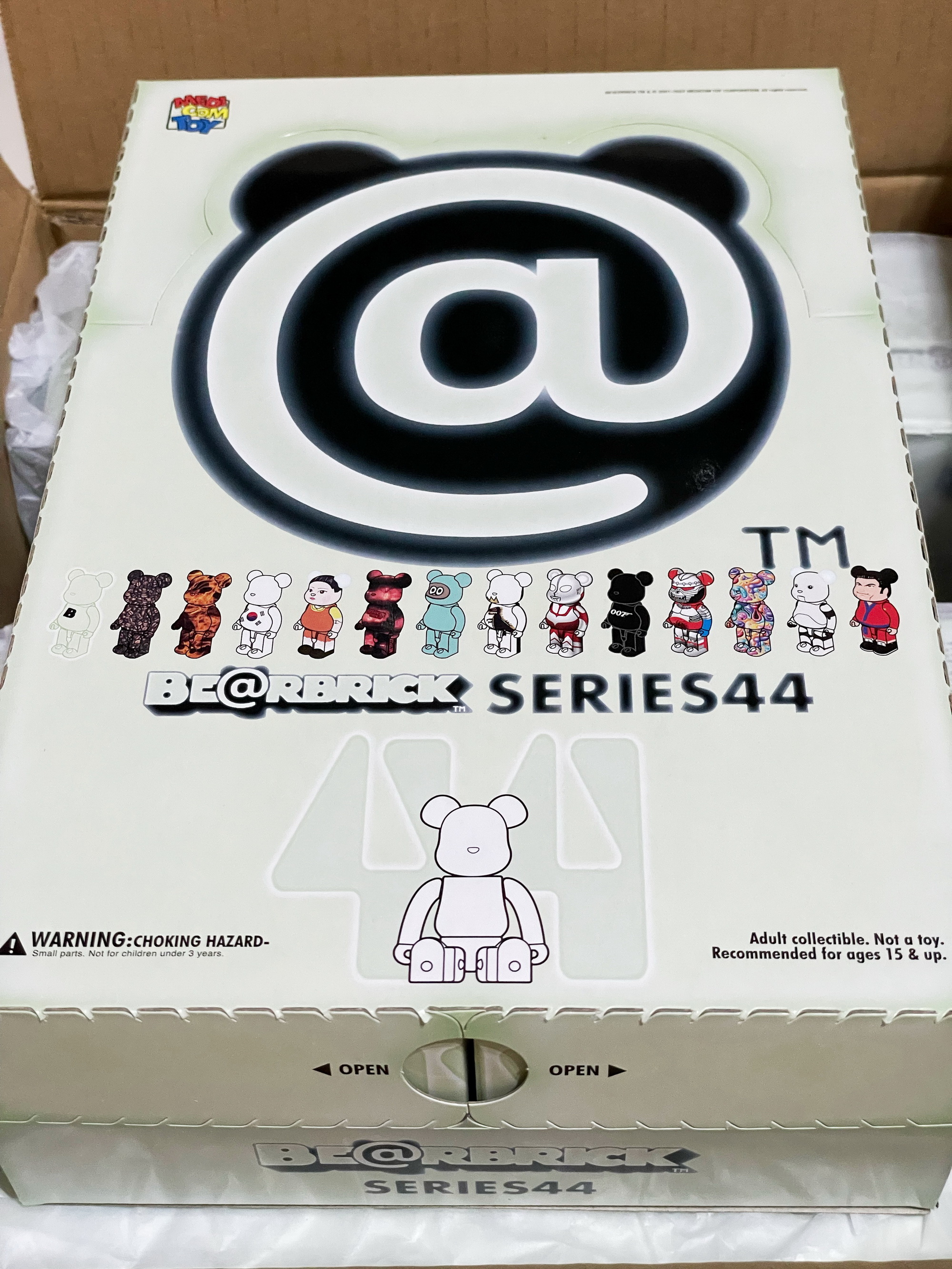 潮流本舖》一中盒Be@rbrick BEARBRICK series 44 盲盒盲抽44代庫柏力克