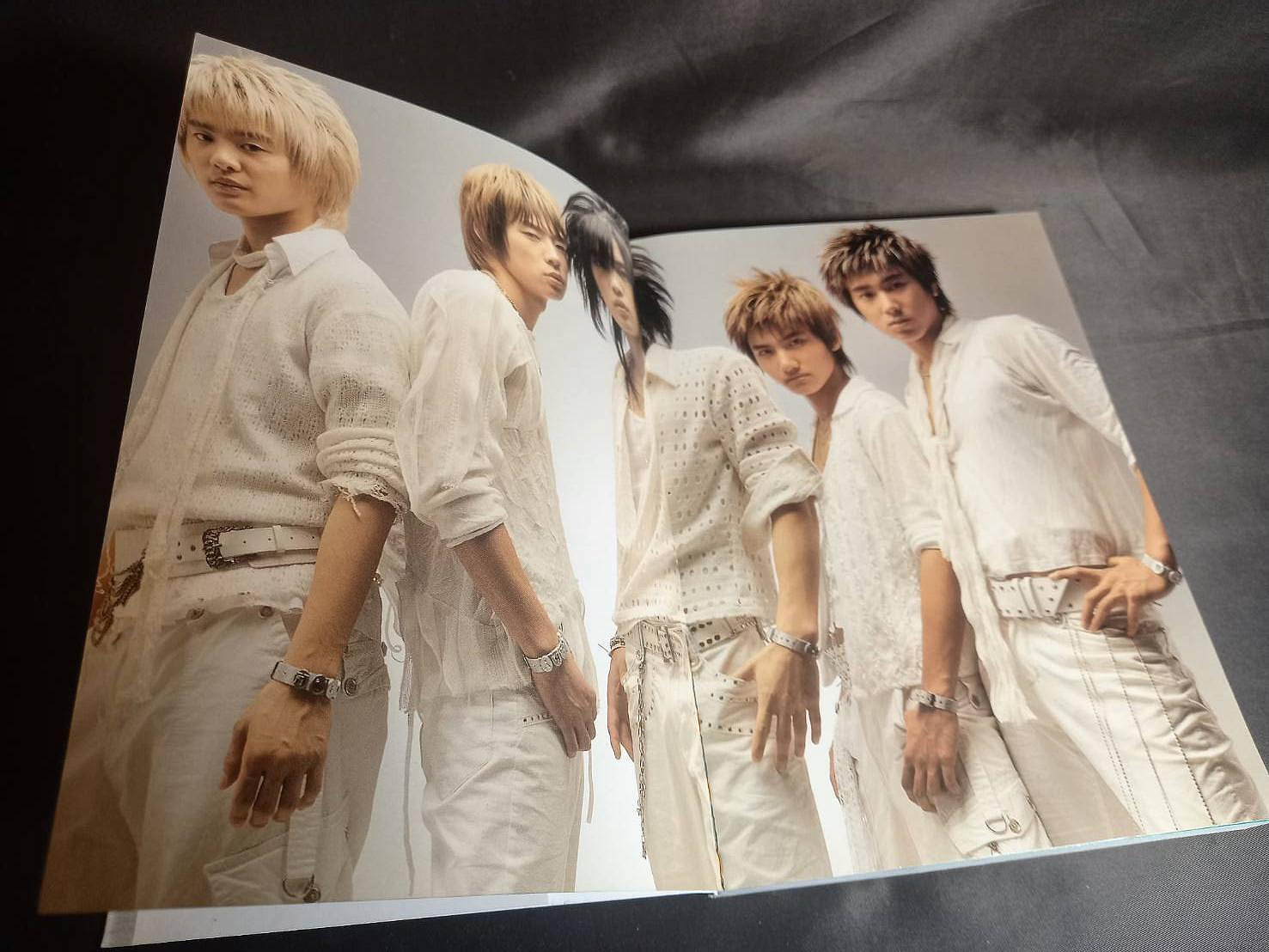 東方神起 The 2nd StoryBook 二手東方神起(TVXQ!)【官方寫真書The 2nd Storybook】(165頁彩色寫真+