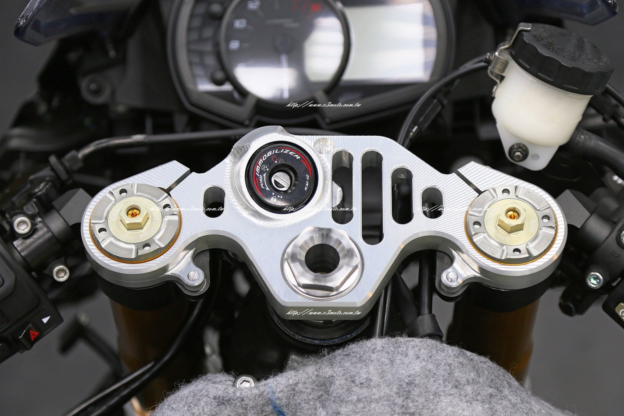 KAWASAKI ZX6R ZX-6R 636 ZX 6R 上三角台三角台CNC 鋁合金輕量化2019