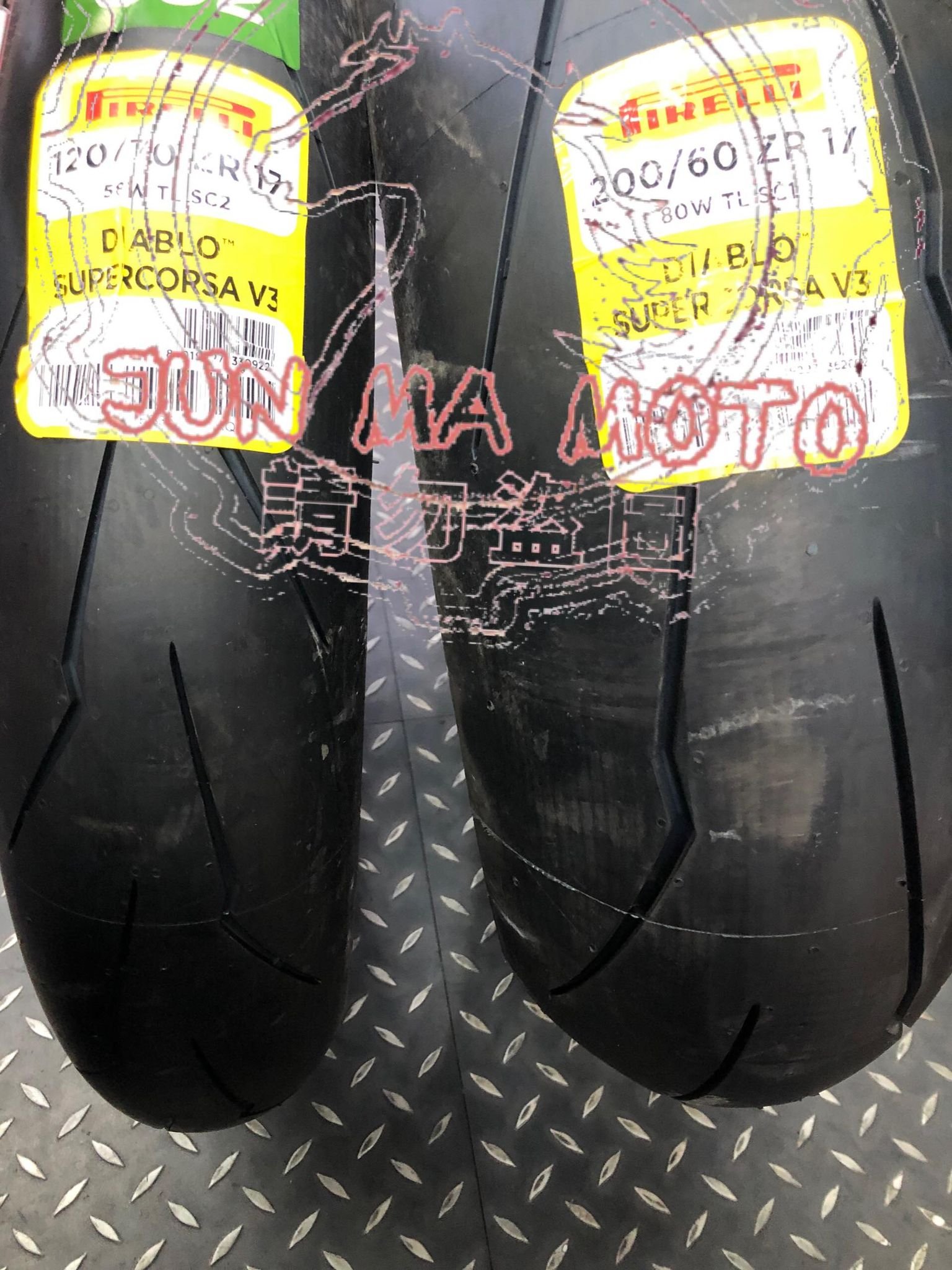 倍耐力大閃DIABLO SUPERCORSA V3 120/70-17配200/60-17或200/55-17 