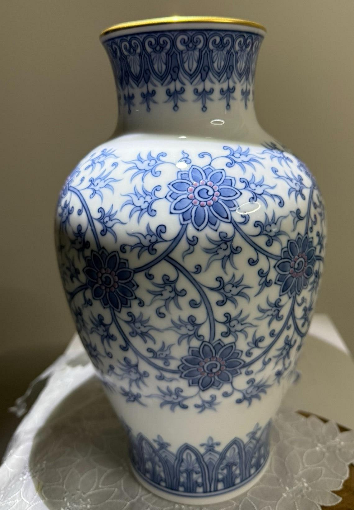 日本大倉陶園吳須唐草手繪花瓶OKURA大花瓶青花重工手工點粒畫工細致
