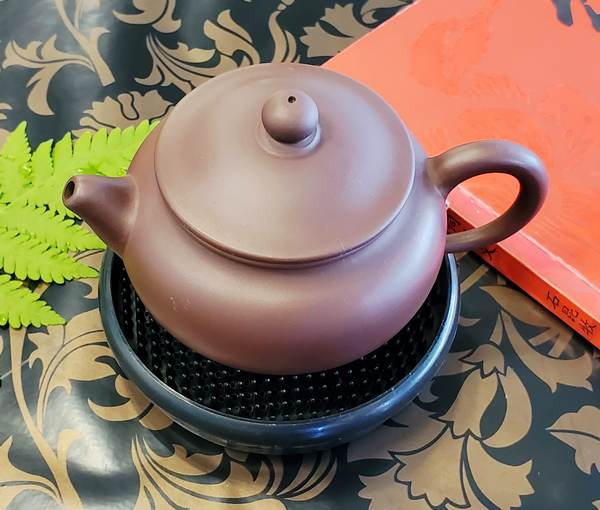 早期宜興五廠紫砂壺,作者薛美娟,多孔出水,蓋子密盒度好,出水好,吸水快