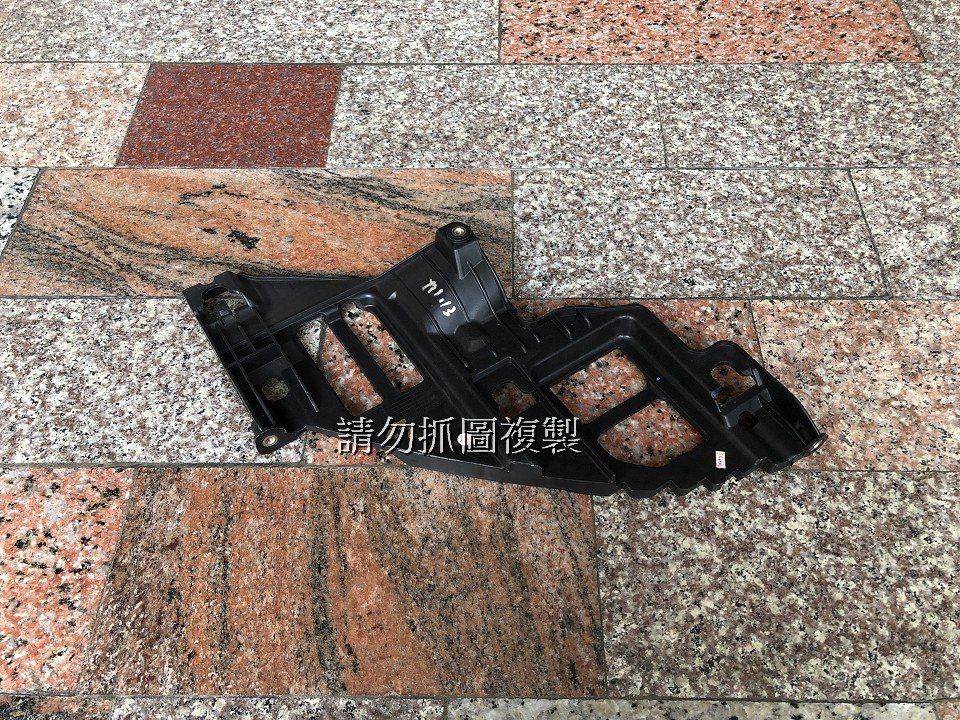 福斯 GOLF 6代 全新 前保桿固定扣 一邊900