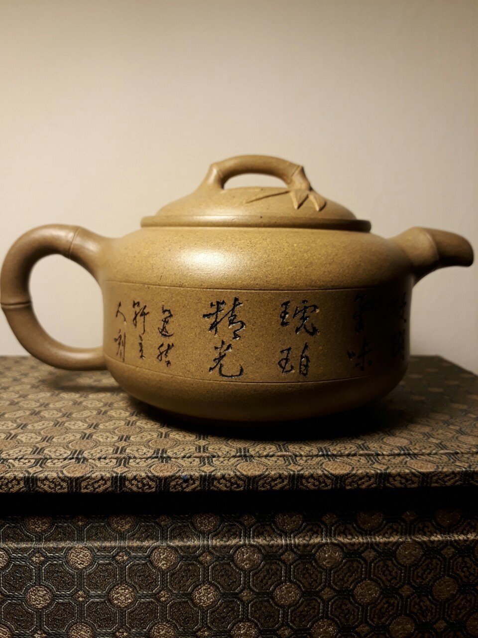 [隆邨] 清末古壺 老段泥 行竹鼓壺 底款廖章 逸然軒主人 中国急須　台湾急須 時間指定不可】 行竹鼓壺 老段泥 清末古壺 [隆邨] 底款廖章 中国急須