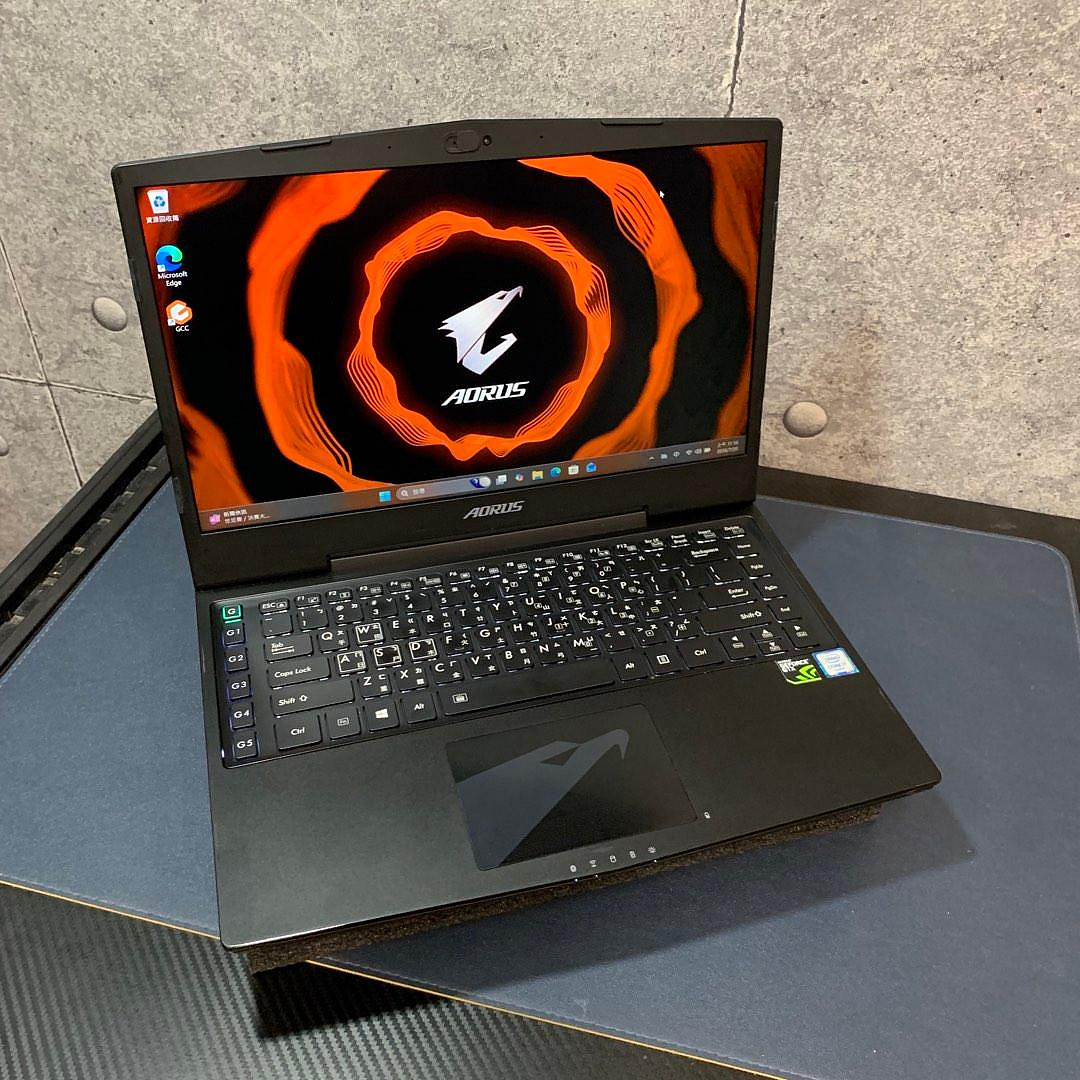 GIGABYTE AORUS X3 Plus v6 13.9吋電競筆電(i7-6820HK/GTX1060 6GB/16G/512G)