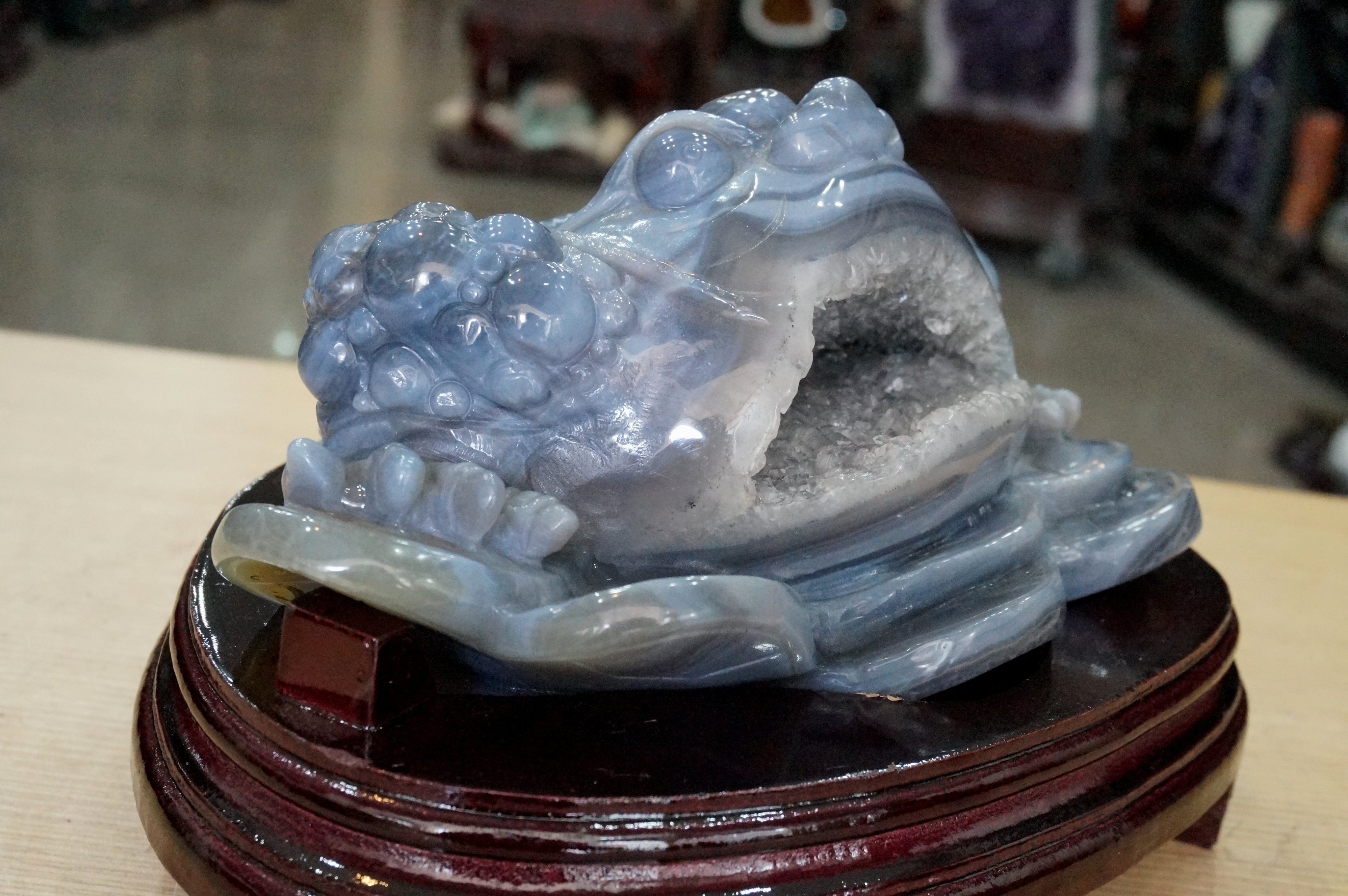 工芸品　美術品  置物  天然石 瑪瑙石 雕刻「金蟾」 極品巧雕瑪瑙三腳金蟾雕件極為招財_三腳金蟾招財擺設_擺件館_十方水晶