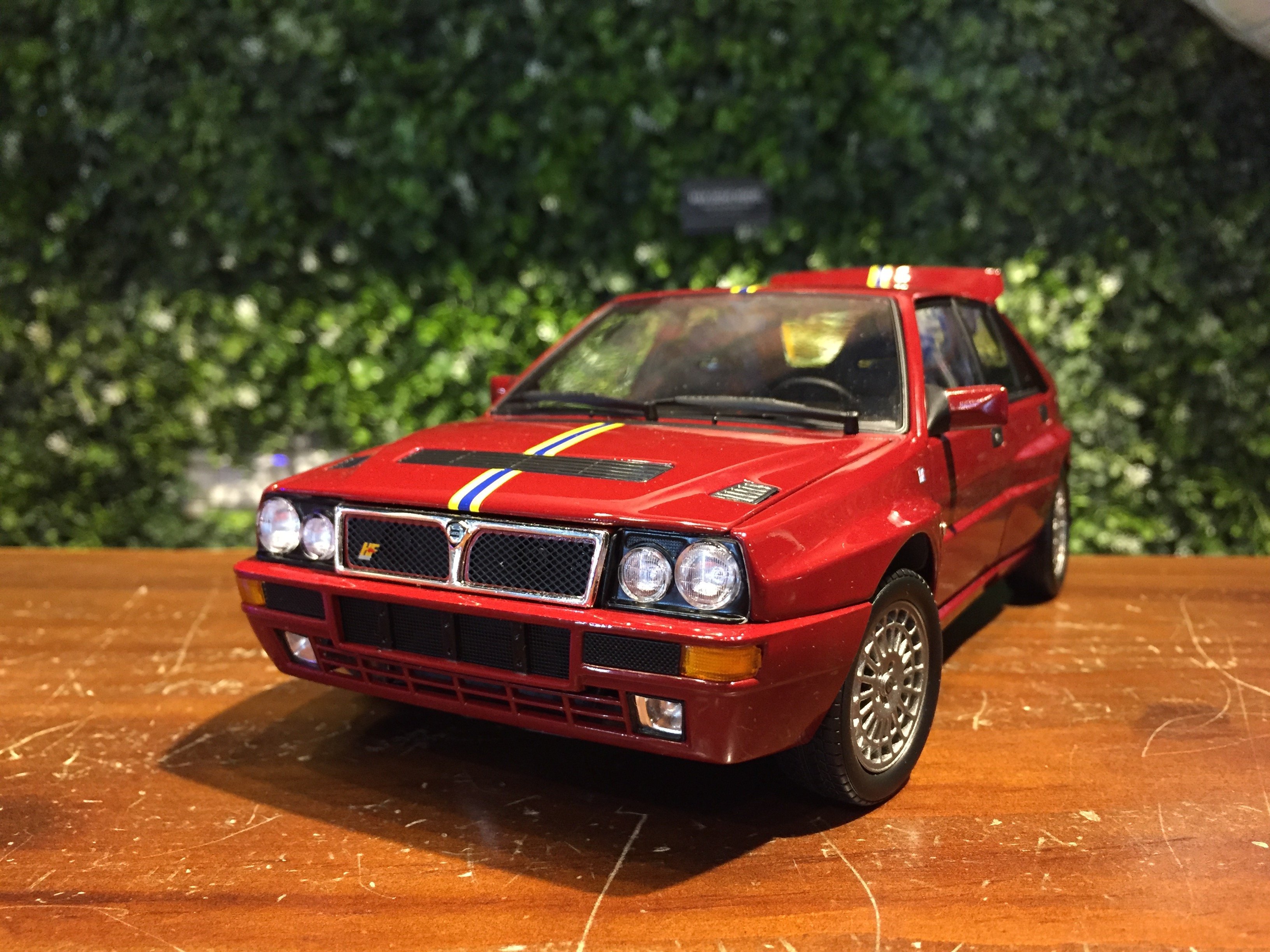 Kyosho Lancia Delta HF Integrale レッド Kyosho 1:18 scale Lancia Delta HF integrale Evozione II/EVO2