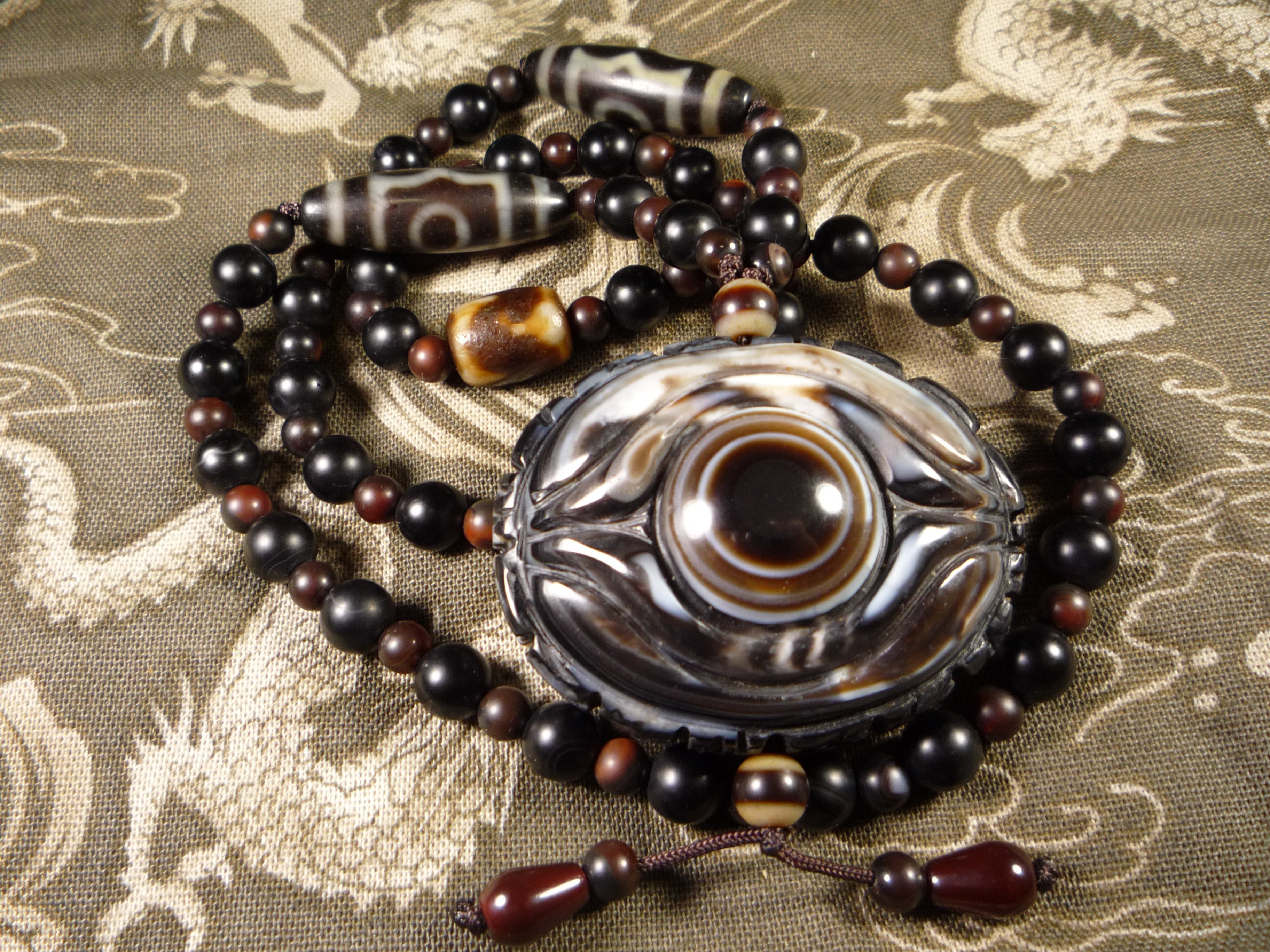 L073 時輪金剛六眼希少天珠瑪瑙茶珠開運円満な 磁場