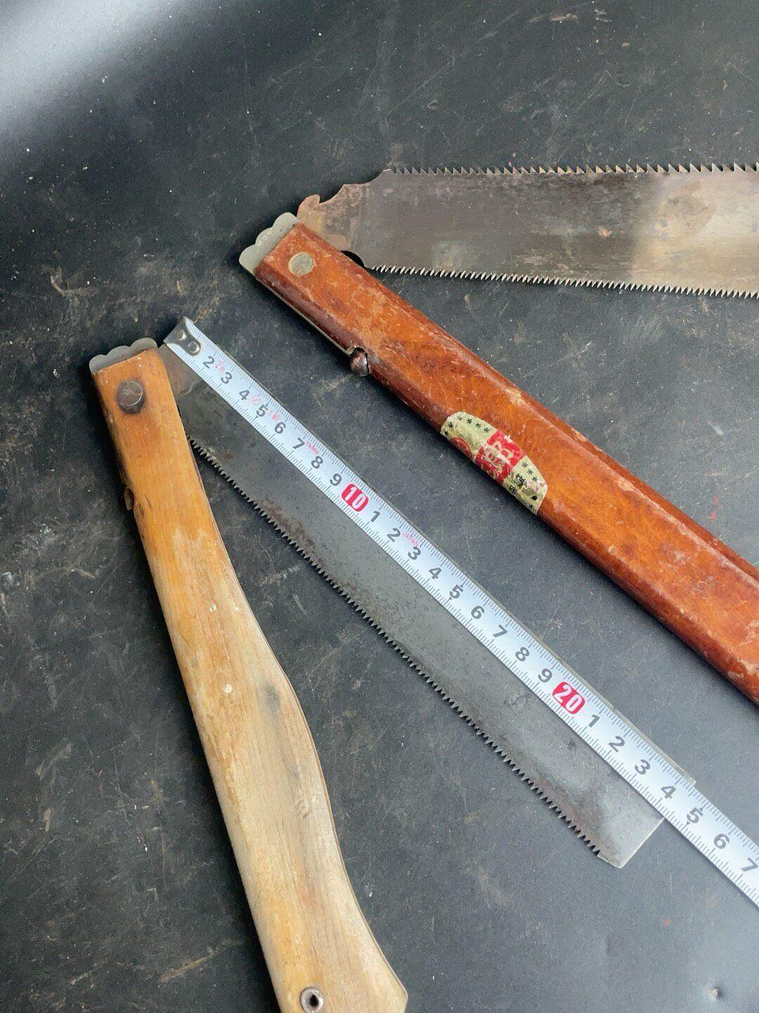 嚴選日本二手拆疊鋸兩組，雙面與單面白刃，全長48cm，齒銳完好，木柄堅固，實用於木工與園藝，詳情請查圖。拆疊鋸 木工 雲杉鋸