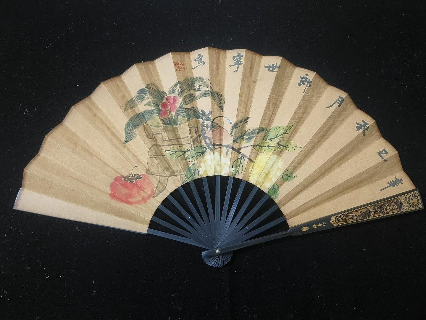 代號Z21《郎世寧花卉》手繪鏤空摺扇：5材質：宣紙扇面尺寸：寬60cm*高