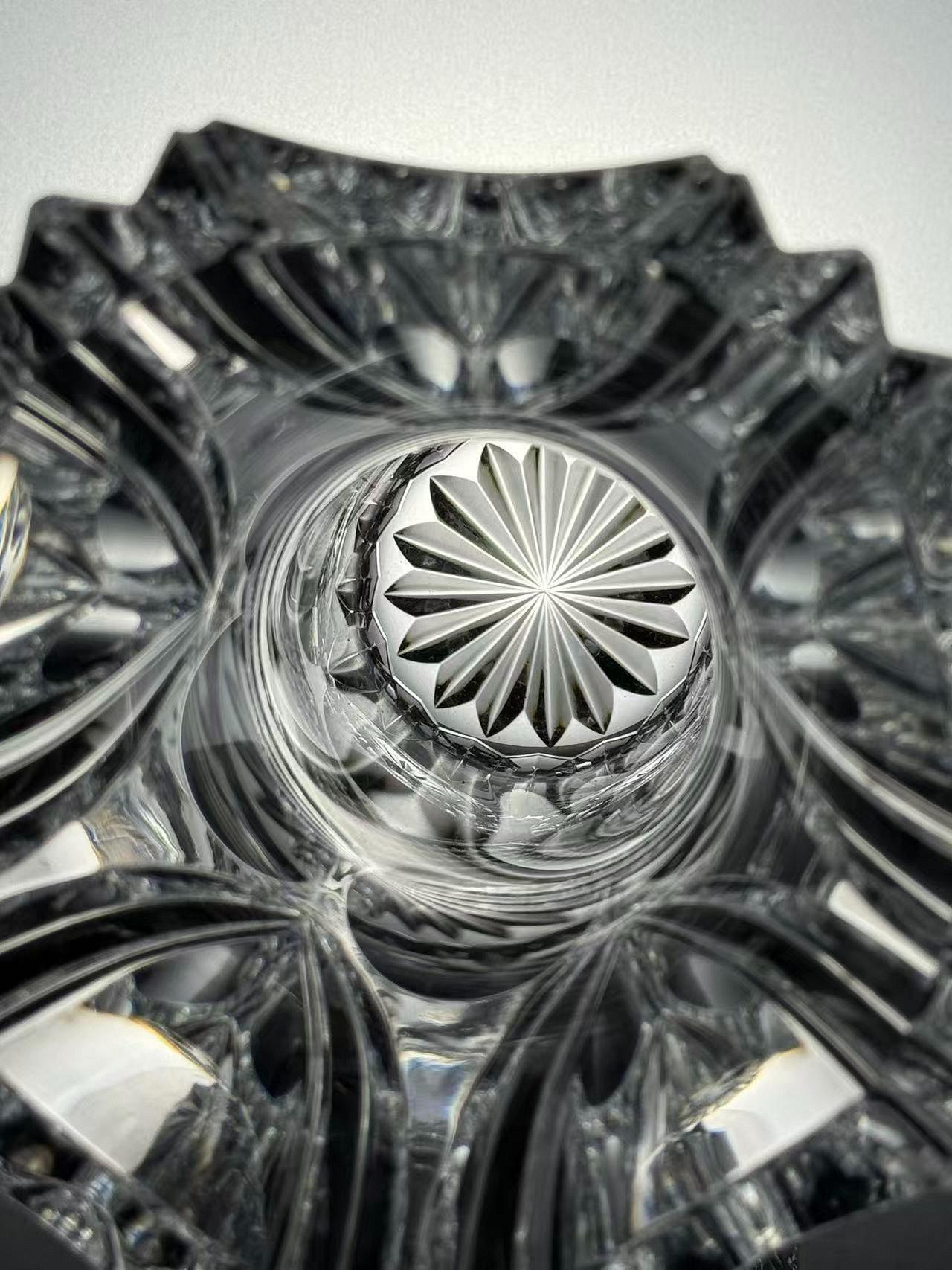 嚴選Hoya豪雅MUSEUM CRYSTAL高端水晶花瓶，稀有大切面切割，尺寸高25cm