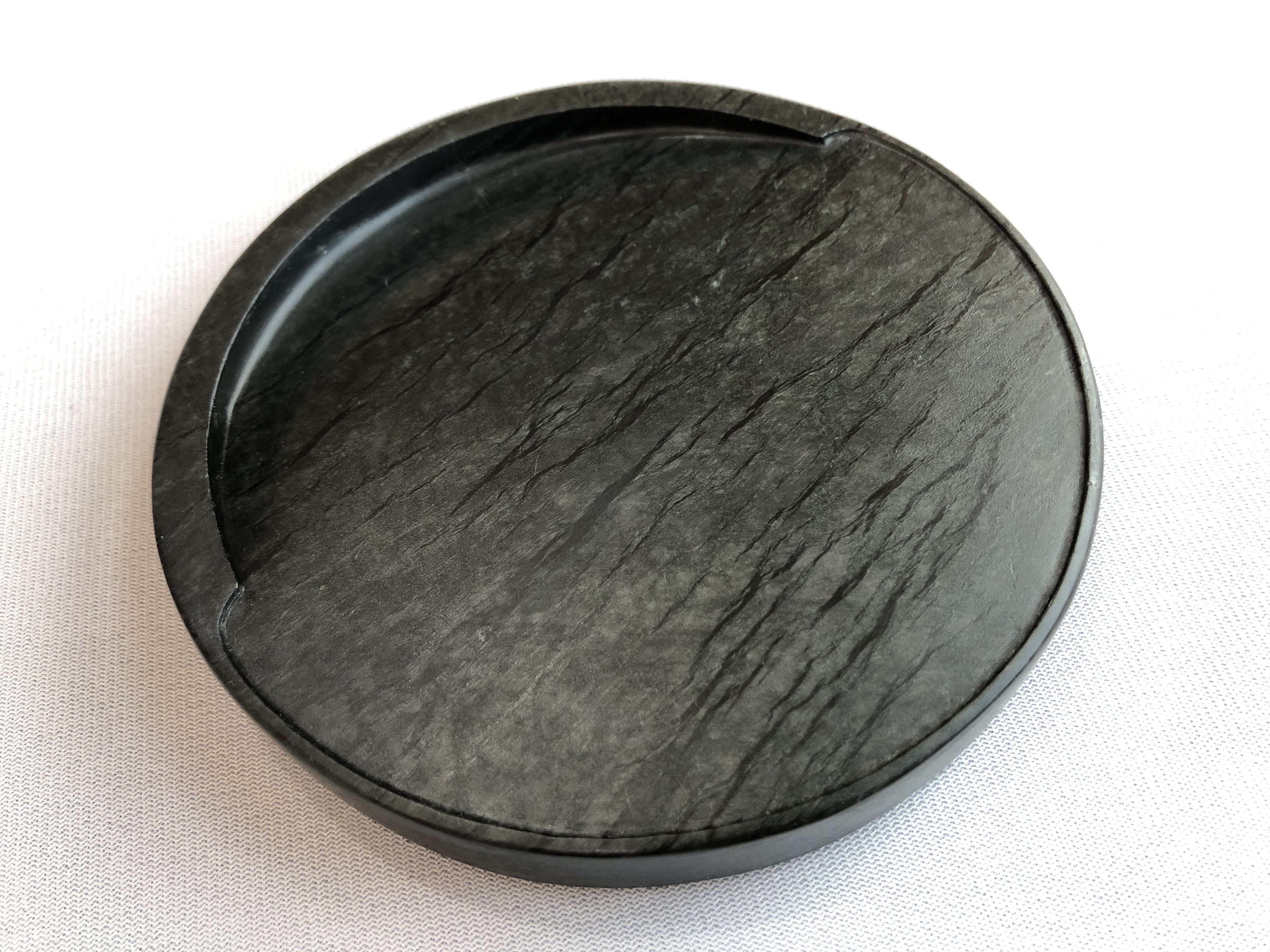 歙州硯 雷廻文彫琢】◇魚子紋・静波紋の蒼黒美石◇