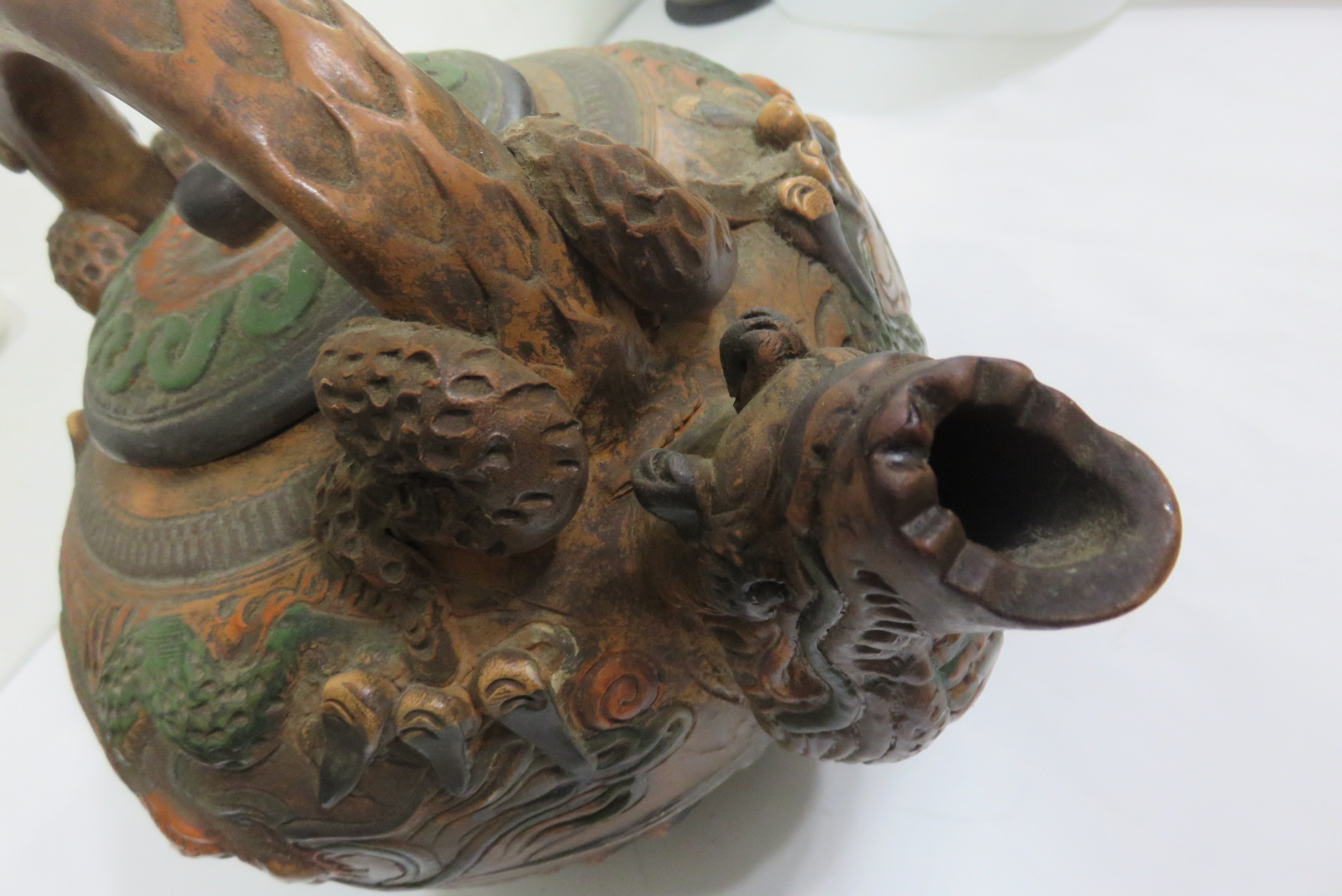 讓藏】早期收藏,,南投古龍窯,手工浮雕彩色龍茶壺,老台灣,大龍罐,落款 