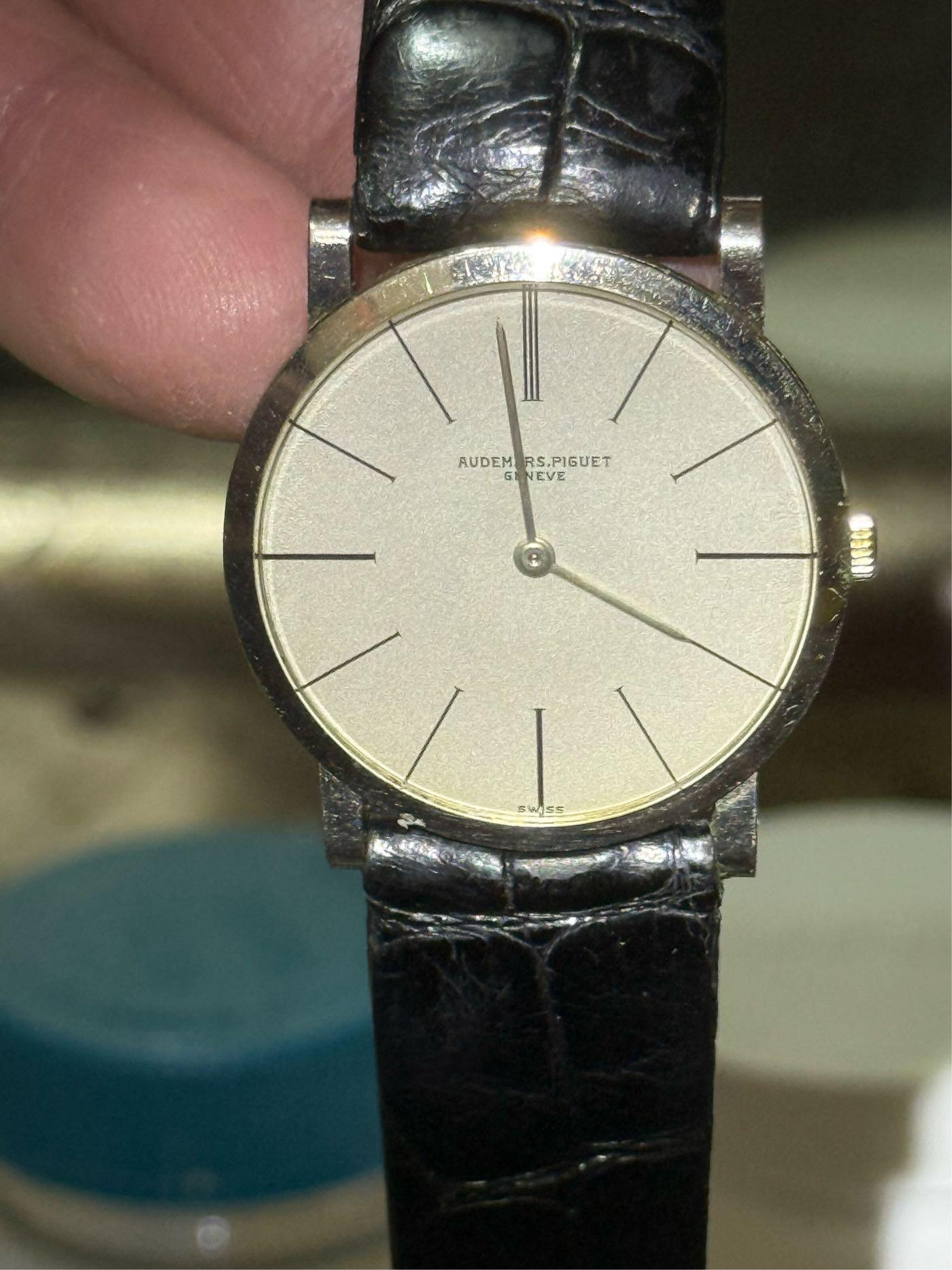 AP Audemars Piguet 愛彼錶 18K白金32mm 手動機械 女男適用鱷魚皮錶帶白金錶扣 超薄正裝錶