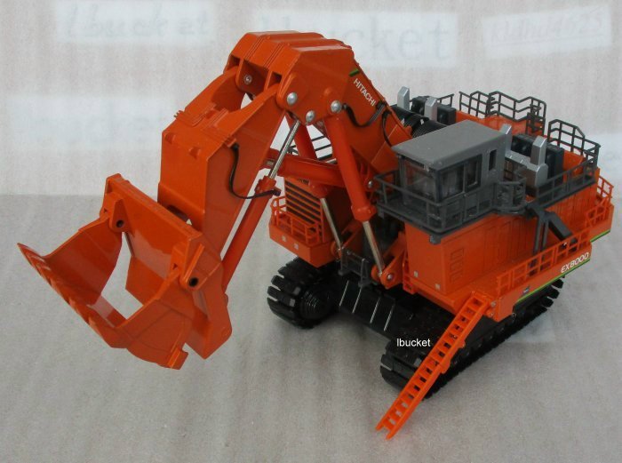 丸山建機模型店] - - -HITACHI EX8000(紅色升降梯版) 1/87挖土機模型
