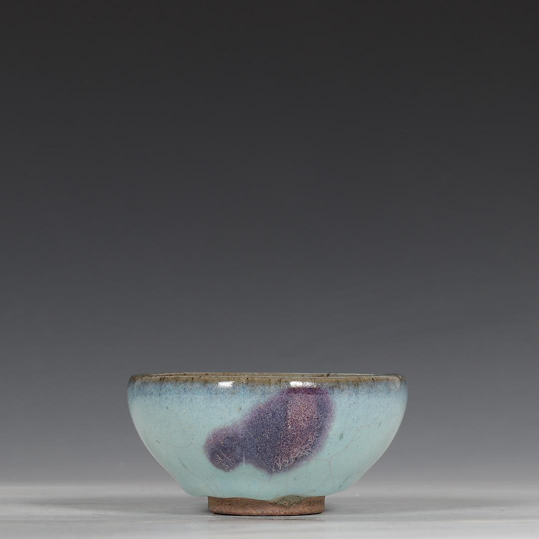 舊藏宋鈞窯紫紅斑泡泡盞規格：高5公分口徑9.7公分青花官窯鈞瓷【古玩閣