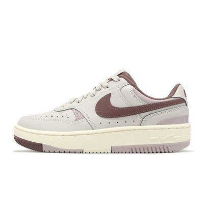NIKE 耐吉