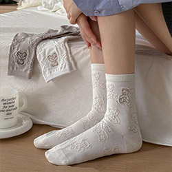 日系蝴蝶結刺繡小熊中筒襪