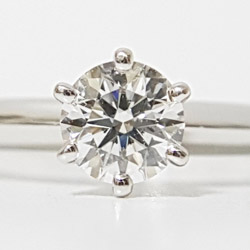 TIFFANY & CO 經典六爪鑲嵌鑽戒