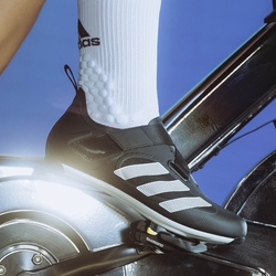 アディダス 屋内サイクリングシューズ GX6544 27.5cm 新品 18247円 27.0㎝ adidas インドアサイクリングシューズ 新品18247