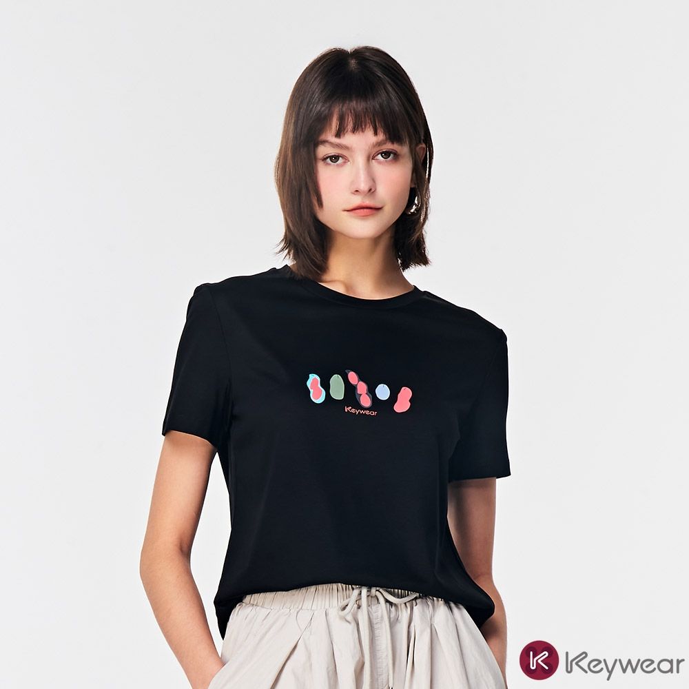 KeyWear奇威名品    好飾花生印花短袖上衣(共2色)-黑色