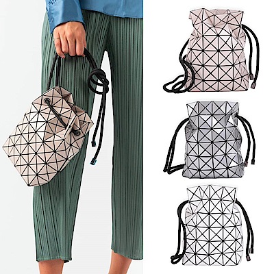 ISSEY MIYAKE三宅一生BAOBAO WRING 亮面調節背帶水桶包(多色選)