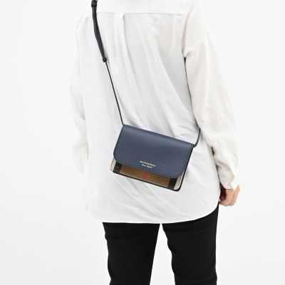 BURBERRY 巴寶莉 HAMPSHIRE 燙金品牌LOGO經典格紋棉麻牛皮翻蓋斜背包(海軍藍)