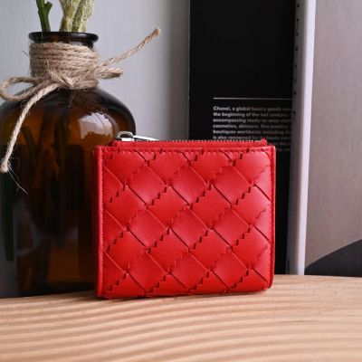 BOTTEGA VENETA 新款編織小牛皮三折釦式零錢短夾(紅)