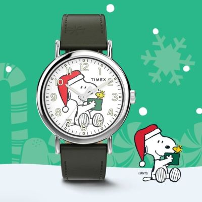 TIMEX 天美時 x Peanuts Weekender 40 毫米 史努比歡慶聖誕 皮革腕錶(綠 TXTW2Y12400)