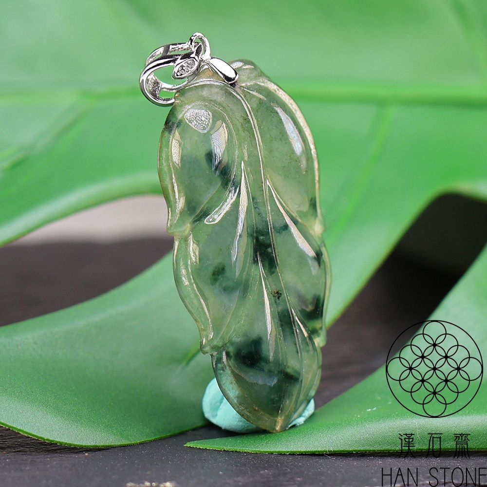 【清朝末期・天然翡翠】満族の扳指／飄花玉／布箱付 冰种飘花玉叶挂件- 挂件- 翡翠王朝