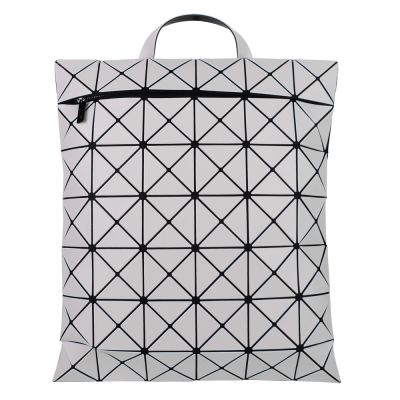 ISSEY MIYAKE BAOBAO 透光皮質後背包(淺灰色)亮面