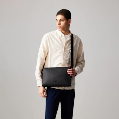 【BRAUN BUFFEL 德國小金牛】台灣總代理 斯萊特-A 橫式斜背包-黑色/BF565-62-BK