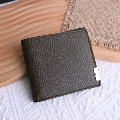 BURBERRY 金屬LOGO荔枝牛皮對開式8卡短夾(軍綠)