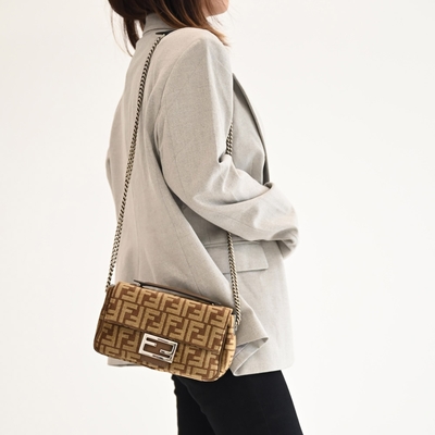 FENDI Baguette 經典FF緹花毛 絨布手提肩背兩用包/法棍包(卡其/棕)
