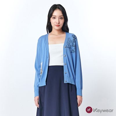 KeyWear奇威名品    不對稱主題式圖案緹花長袖針織外套-灰藍色